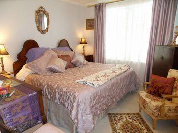Dorchester House Bed & Breakfast Niagara Falls